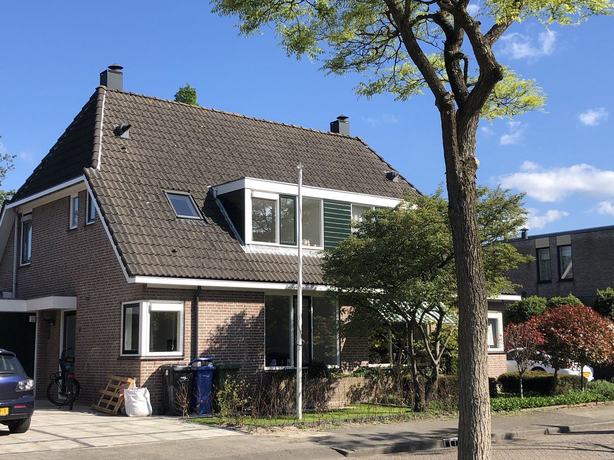 huizen010's tweet photo. Binnenkort NIEUW in verkoop.
📌 Kornelis van Tollaan 41 #rotterdam

Compleet #gerenoveerd , sleutel klaar, direct intrekken in deze hele mooie #2onder1kapwoning gelegen nabij #kralingen tussen de Ringvaart en ’s Gravenweg.
#binnenkortmeer #huizen010
#makelaar  @ Rotterdam https://t.co/e1HhJHqgbO