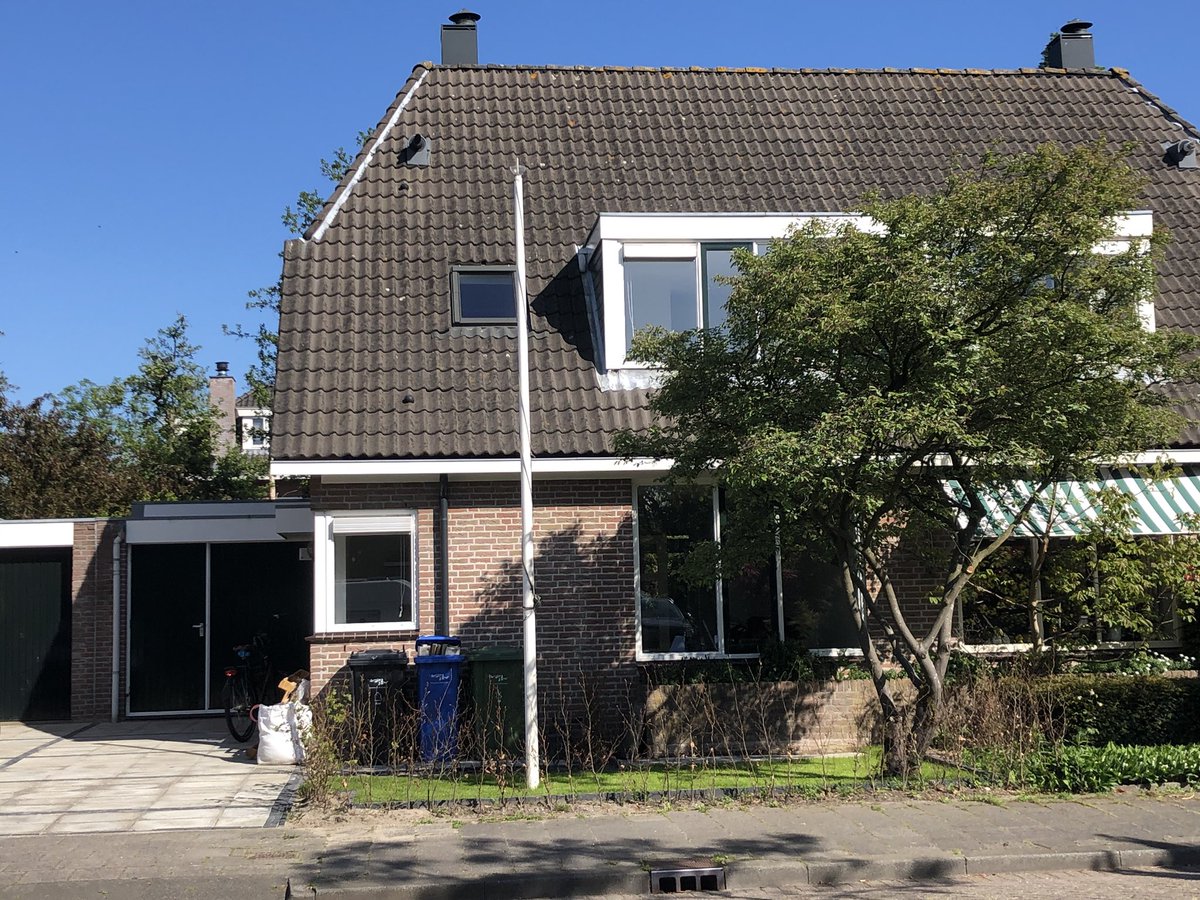 huizen010's tweet photo. Binnenkort NIEUW in verkoop.
📌 Kornelis van Tollaan 41 #rotterdam

Compleet #gerenoveerd , sleutel klaar, direct intrekken in deze hele mooie #2onder1kapwoning gelegen nabij #kralingen tussen de Ringvaart en ’s Gravenweg.
#binnenkortmeer #huizen010
#makelaar  @ Rotterdam https://t.co/e1HhJHqgbO