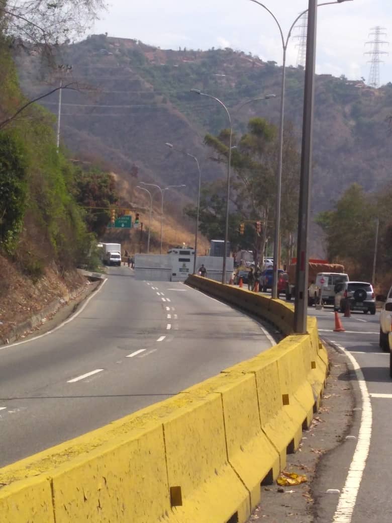 lomejordelosalt's tweet photo. Asi se encuentra la carretera panamericana km 5 11:36 am #TuReporteroVial @MaquinaDelAire @FMCENTER @jquinterotc @TuTaxistaVial https://t.co/rXTeEf3tvL