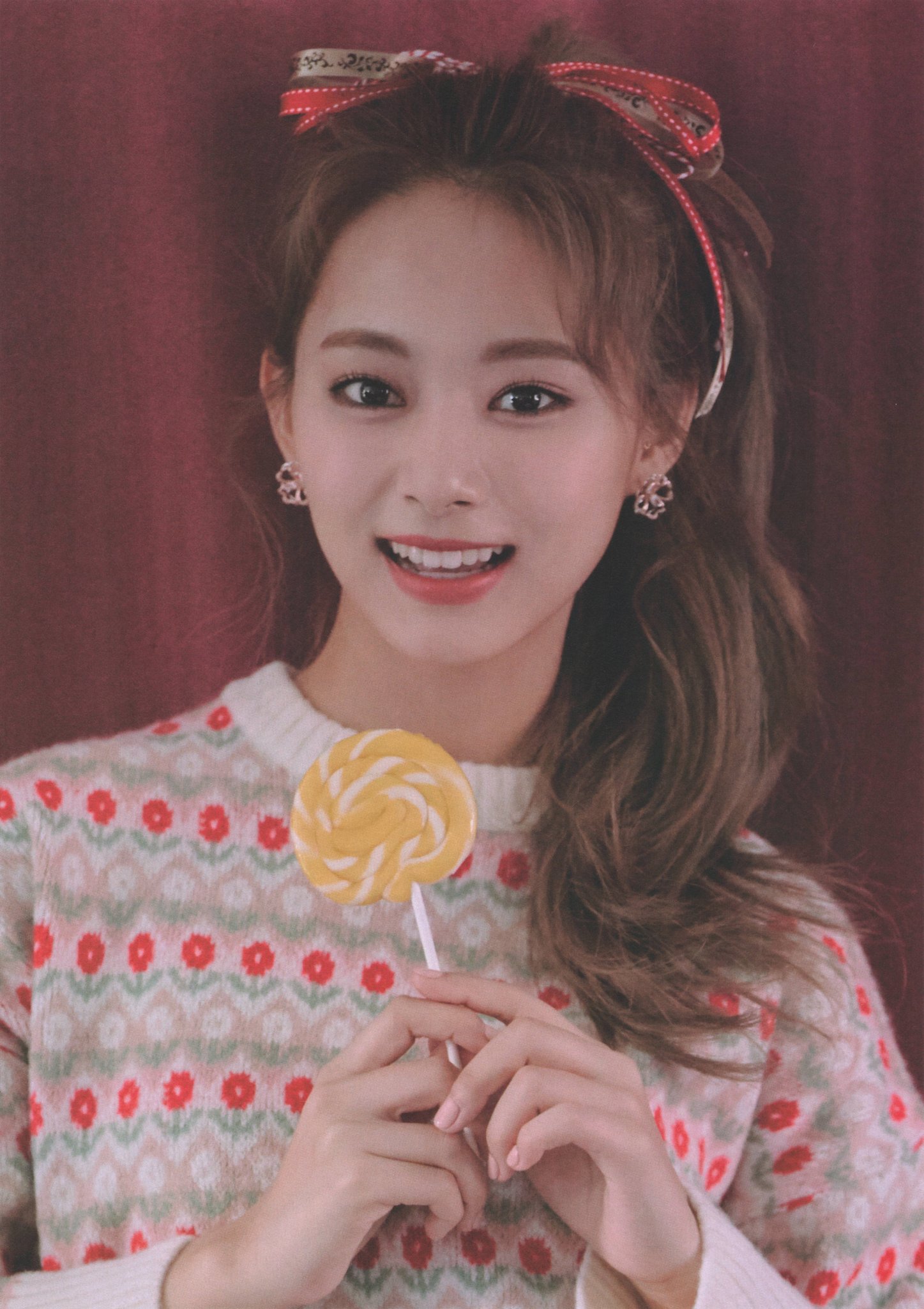 TWICE ツウィ1st写真集「Yes I am Tzuyu.」 TWICE TZUYU YES I AM TZUYU 1ST PHOTOBOOK - Kpop USA