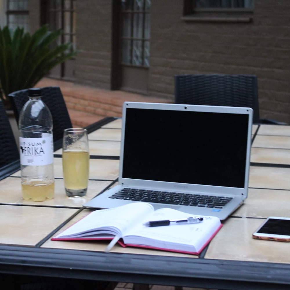 AfrikaSipsum's tweet photo. This is a good time to re-work and re-visit your strategies and align them with your current reality. Giving up is never an option, don't stop pushing.

#SipSumAfrika #Gemere #GingerBeer #SipSum #Afrika #Tasty #Healthy #Strategy #Push #DontGiveUp #KeepMoving #putinthework https://t.co/JfgU1VPBZ6