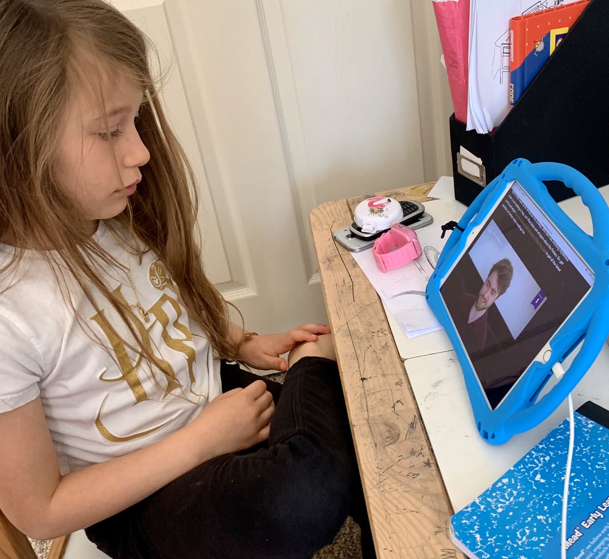 MeitalFischer's tweet photo. My daughter and I Loved hearing @Danielr40251830 read out @jk_rowling @HarryPottersPg sorcerer stone #potterhead forever https://t.co/k1Rx1ahReH