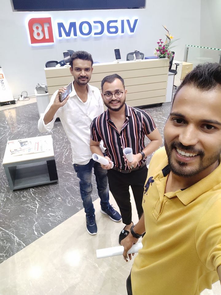 actorakbarahmad's tweet photo. Agar Thaan Lo Aur Mehnat karo To Sapne bhi such Ho sakte hain..Finally Done Work with #Big_Production_House #Viacom_18 Ye Sab Aap Sabki Duaayo ka Hi Asar hai.. Thank You Everyone #Voot_App #ComedyMahasabha #akkbarahmad #Lucknowcreators @justvoot https://t.co/XXo47xNkJl
