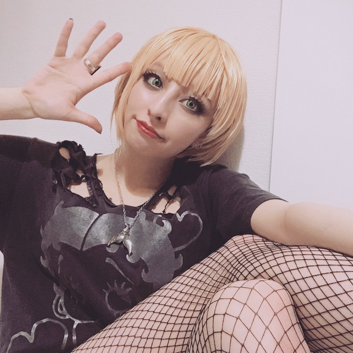 frefre__0828's tweet photo. フレちゃんに自分の服を着てもらえるのは女プロデューサーの特権かもしれん
クールでロックなフレちゃんが見たかったんだ
⚠️私服/宅コス
 #宮本フレデリカ #うちのフレちゃんを見てくれ  #デレステ #コスプレイヤーさんと繋がりたい  #デレステPさんと繋がりたい https://t.co/8R3ltJBVqA
