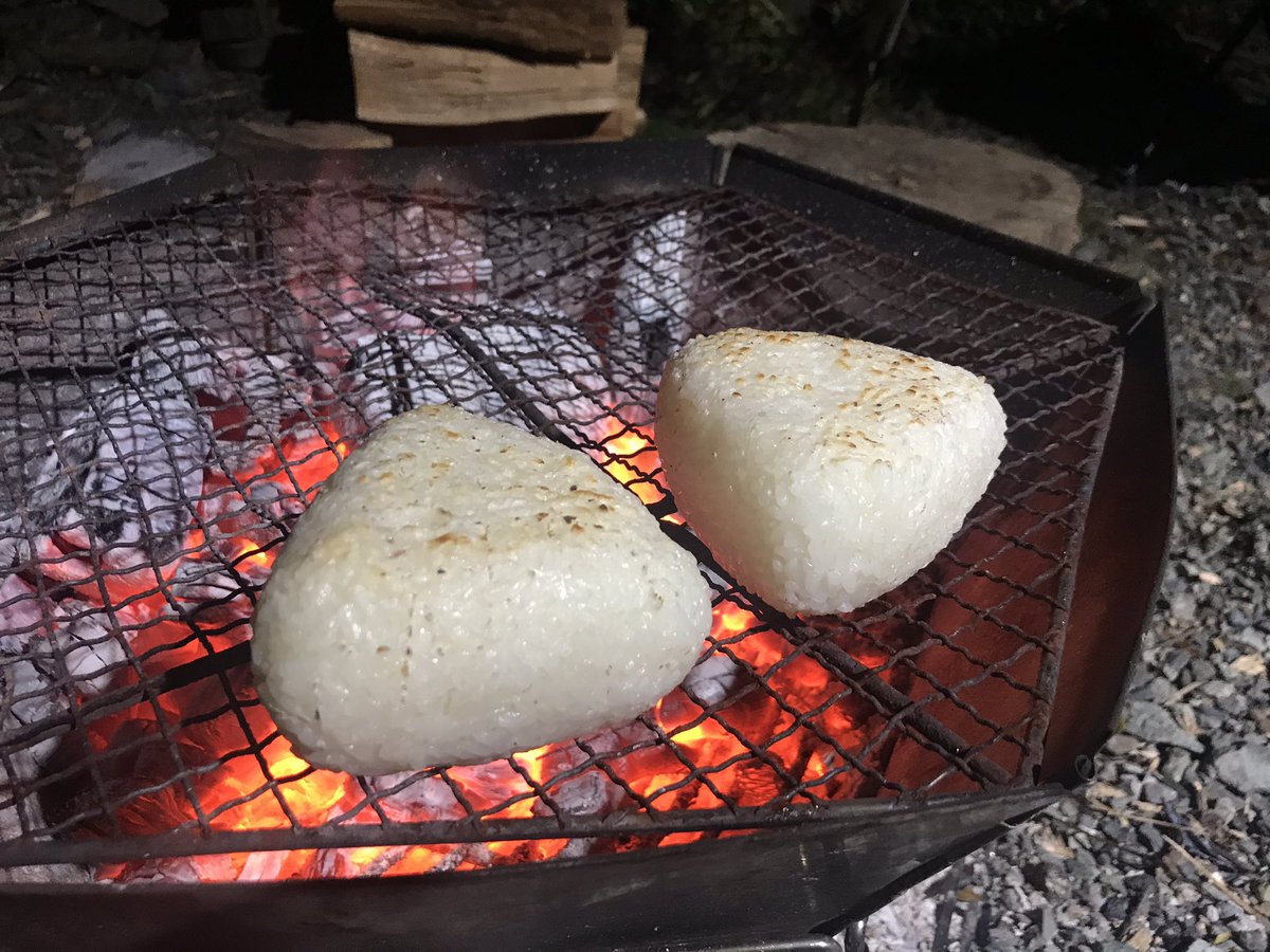 イシタカ Neo林業家 絶対に失敗しない焼きおにぎり おにぎりは手に水を多めにつけて力一杯固めに握る いったん素焼き 表面がカラッとしたら砂糖しようゆジャバジャバ 好きなだけ焼く 完成