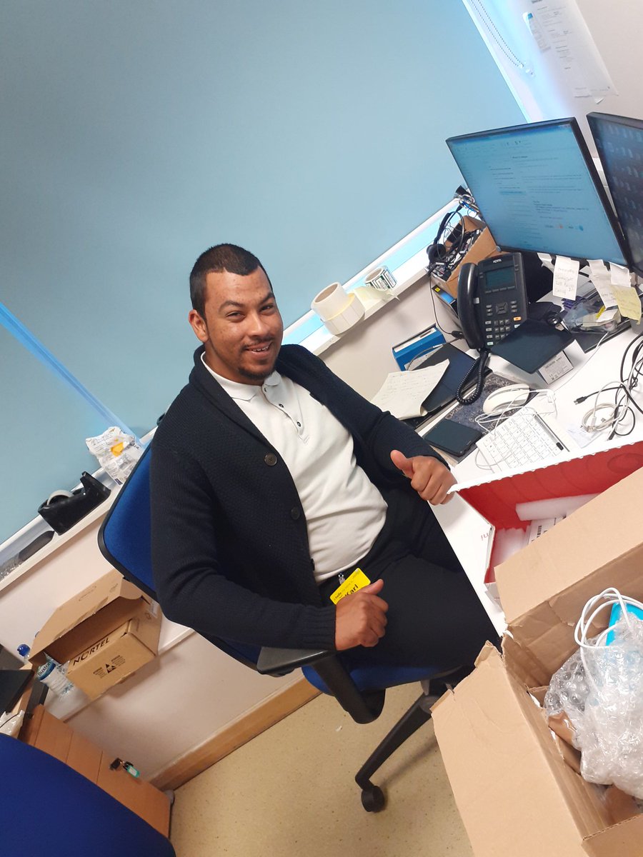 pmecinska's tweet photo. Thank you to @VodafoneUK and @LoveUrdoorstep for your generous donation of mobile phones to @NorthMidNHS- our IT team will be setting them up so we can also offer WhatsApp calls to connect our patients and relatives. Skype, Zoom and Facetime already on offer #DigitalVisiting https://t.co/DG8rjvZwRd