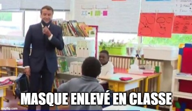 NastyTom_'s tweet photo. ➡️Visite de #Macron dans une école🏫 de #Poissy : 

si même dans un environnement hyper contrôlé pour la visite du PR, on peut constater 4 entorses au protocole sanitaire, qui peut honnêtement affirmer que tout se passera bien le #11mai ?😱

#Deconfinement11Mai 
#deuxiemevague https://t.co/ecmFOfERBQ