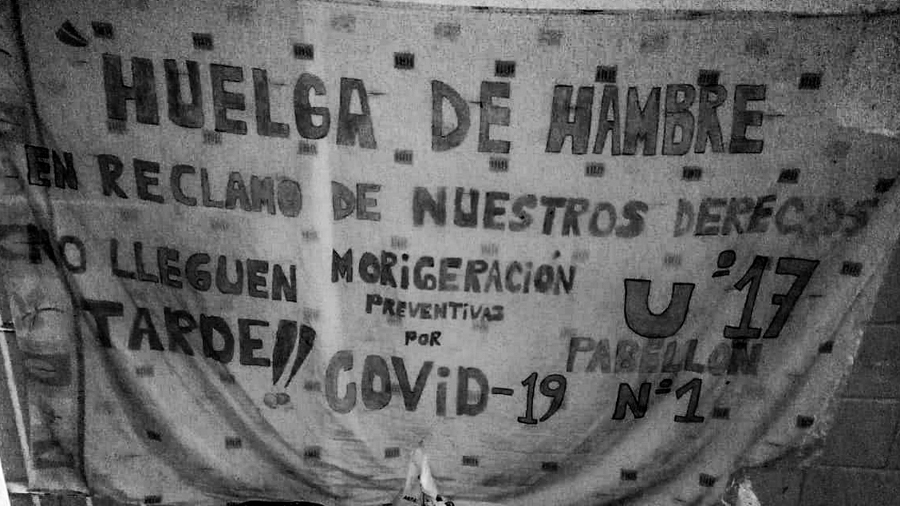 latintacba's tweet photo. “Si entra el virus, nos morimos todos”

Entrevista de @muchopalo a unx de lxs 37 presxs que están en huelga de hambre hace 8 días en la Unidad 17, pabellón 1 del Penal de Urdampilleta.

➡️ https://t.co/ezY4CKHmdj https://t.co/590iQBMG2Z