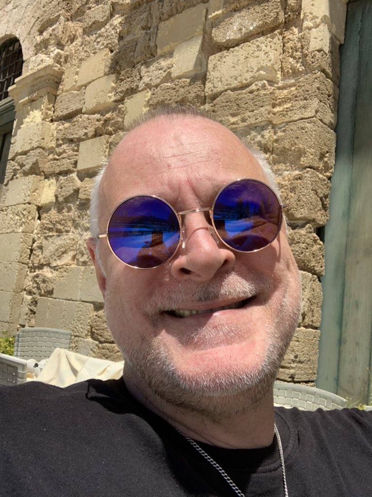 Papanomaly tweet media