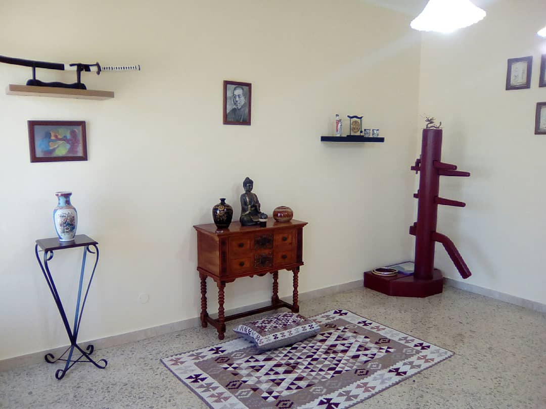 MaxSciarabba's tweet photo. Vi volevo presentare il primo DOJO a #terminiimerese 
#reiki 
#eserciziterapeutici 
#wingchun 
#kungfu 
#difesapersonale 
#difesadonna 
#KUBOTAN 
#meditazione 
Per informazioni e prenotazioni ci puoi contattare al numero 
3806362346 https://t.co/HVLz6TrGYf