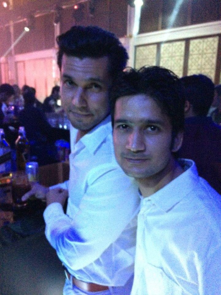 CyberCriminal's tweet photo. #throwbackpic #cheers #mumbai @RandeepHooda #ramram https://t.co/yWIr2r2rRd