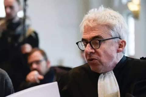 ATSyllaOfficiel's tweet photo. IL VA VOUS TRAQUER !

Il  a traqué Hissein Habré, il a traqué Theodoro Obiang Gnema Mbasogo et tant d'autres,  il va vous traquer. Me William Bourdon.
#StopAlphaVirus
#Akhassiga https://t.co/0Pa9CYEXGY