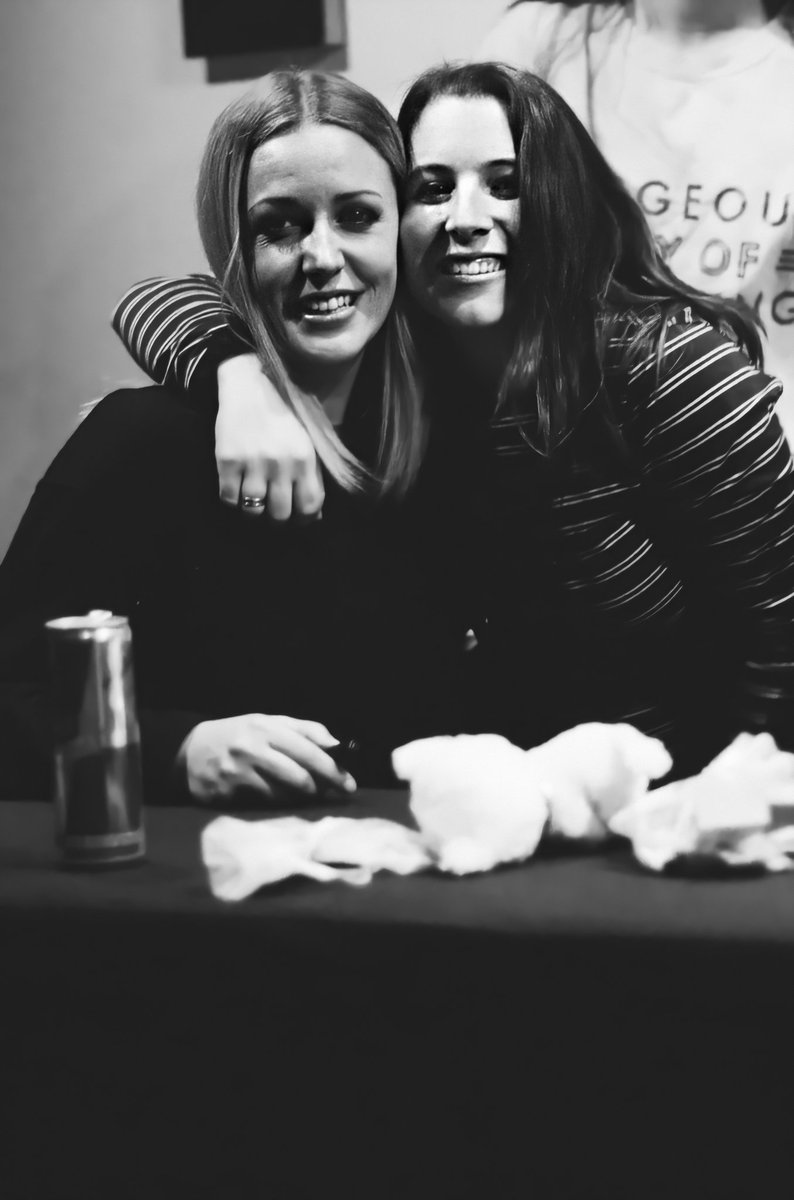 itsmeaiida09's tweet photo. Muchísimas felicidades a la más artista y de lo mejor que me ha podido dar la vida. Gracias @AlbaSweetC por todo lo que me aportas. Sé feliz, y por muchos más juntas. Te quiero ♥️ #Sweet28Alba https://t.co/qcO6PovIt8