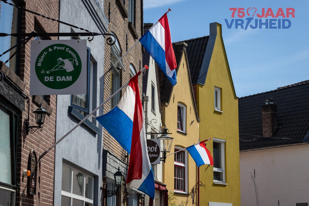 vosbeeld's tweet photo. 75 jaar vrijheid in Nederland! De vlag mag uit! https://t.co/Ej3L36rxOv @DeventerGem @vvvdeventer @Comite4en5mei #bevrijdingsdag #vrijheid #bevrijding75jaar #overijssel #deventer #indeventer #5mei #Netherlands #freedom #overijsselviertvrijheid #vosbeeld https://t.co/Zu7SBrJUYe