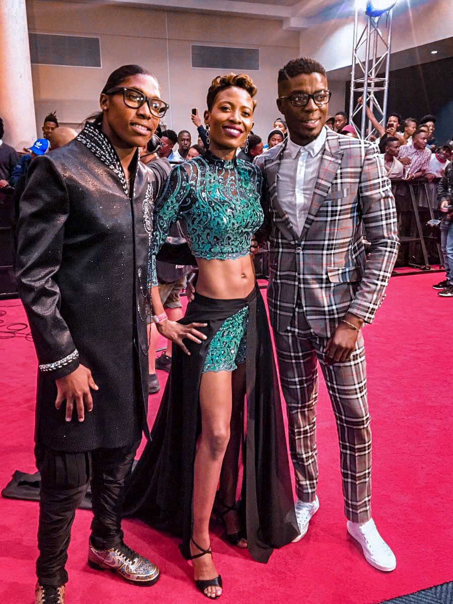 meibisu_odai's tweet photo. ...Personality of the Year #MAMAS2016 went to @caster800m @MTVBaseAfrica
#memories
#StayHomeStaySafe https://t.co/dNvx0Q3e4r