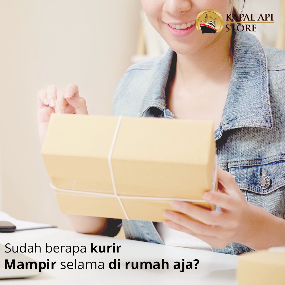kapalapistore's tweet photo. Hayo udah berapa kali disamperin sama kurir selama di rumah aja? Kalo mimin sampe kurirnya udah hafal dan ga pake nanya alamat lagi 😅 #MomenKAS #KapalApiStore
.
#kas #kurir #belanjaonline #wfh #dirumahaja https://t.co/wm2BicnjnO