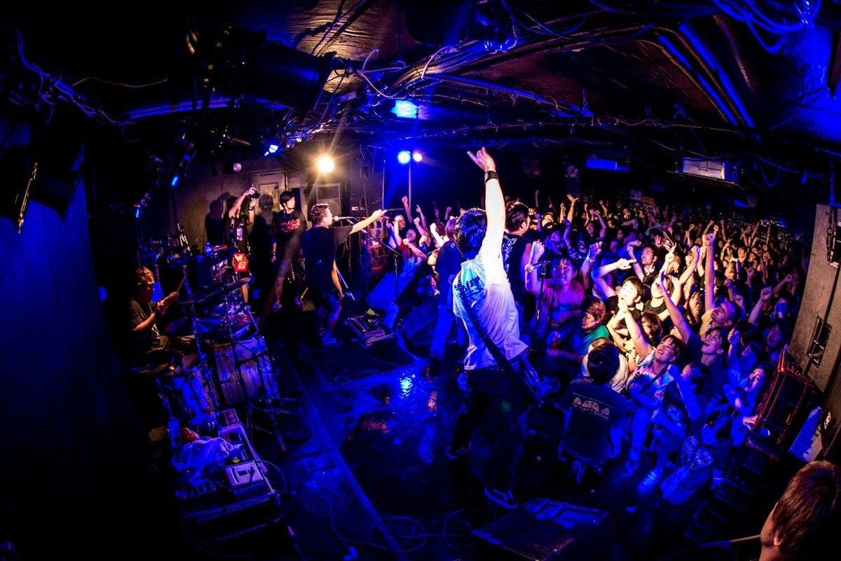 NAO_MUSIC_ZUSHI's tweet photo. 【PLAYBACK F.A.D】
2018年8月4日 横浜F.A.D
NAO MUSIC presents
Make a freedom!!

３バンド目
OVER ARM THROW
(@KEYWORLD_tweet)

Photo by @ttetteteru

#makeafreedom
#FAD横浜
#OVERARMTHROW https://t.co/TaXX8UyNRL
