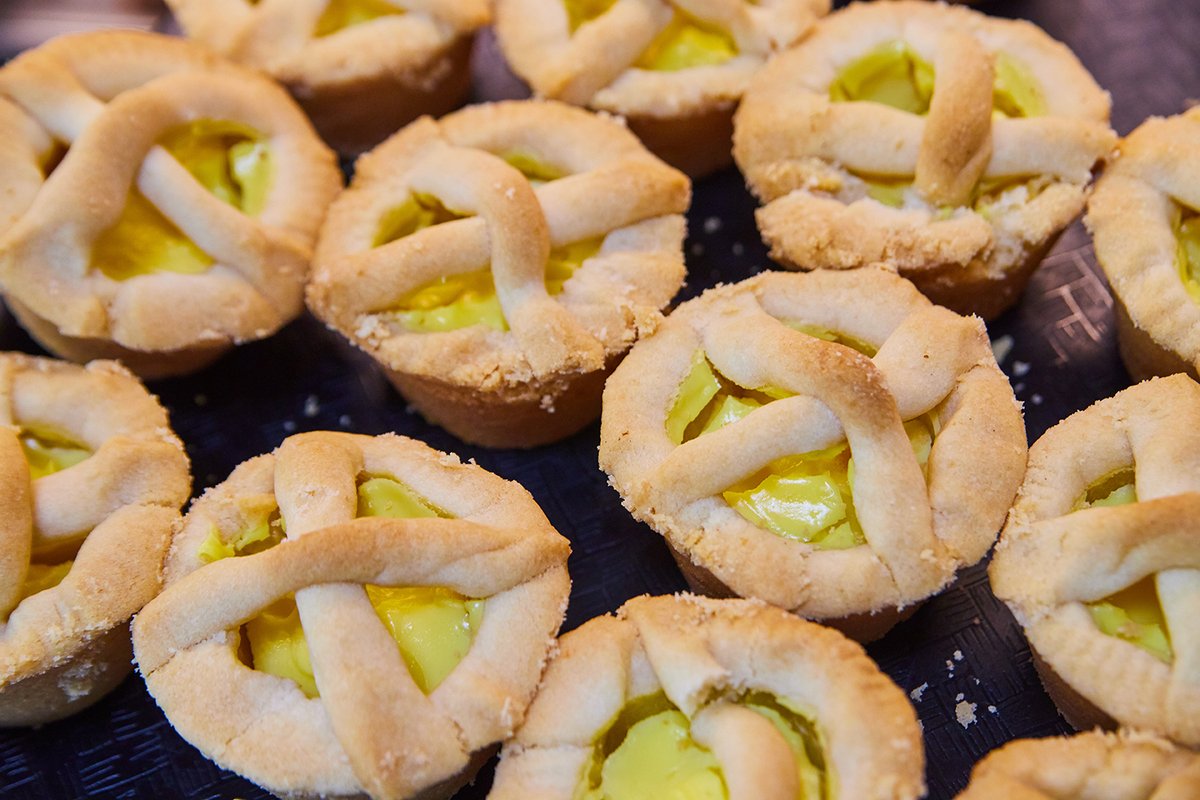 The tang of lemon in a pastry? Yes, please!