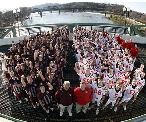 EastonFootball's tweet image. Today's @EastonFootball
 Favorite All-Time Uniform Bracket Semi Final Matchup:

1980's Black vs. E-P 100th Game

Retweet to vote for 1980's Black.

Like to vote for the E-P 100th Game Uniform!

#BeDAWGS