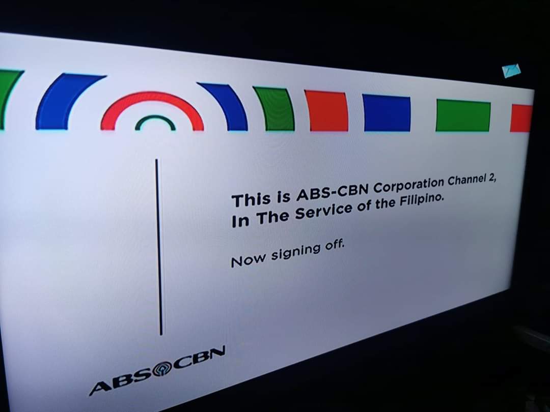 tellytel_28's tweet photo. Most heartbreaking signing off, of all. 💔💔💔

May 5, 2020 7:52PM ABS-CBN, now signing off! 💔🥺

#NoToABSCBNShutDown https://t.co/iVY1251E2s