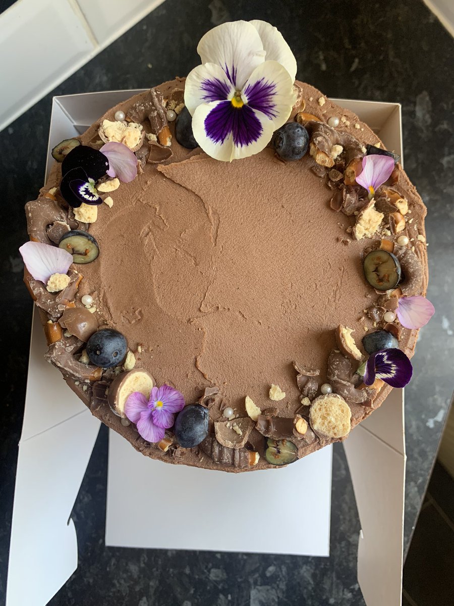 clemserrell's tweet image. Today’s cakes ready to go #batch22