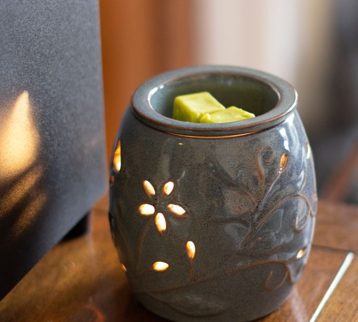 MyKCMommy's tweet photo. Ceramic Fragrance Warmer For Scented Wax Melts $12.60 (Retail $24) https://t.co/E6KunKaxO0 https://t.co/LxaJbyJwU1