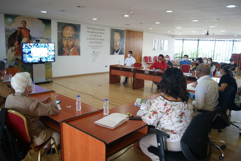 mineducacion_ve's tweet photo. #AsíLoDijo 🗣 Min. del @MPPEDUCACION @psuvaristobulo: Nuestros maestros están haciendo una labor extraordinaria (Leer+) https://t.co/wtGoQwNIsa 📍 @NicolasMaduro https://t.co/J8dl0JTRWk