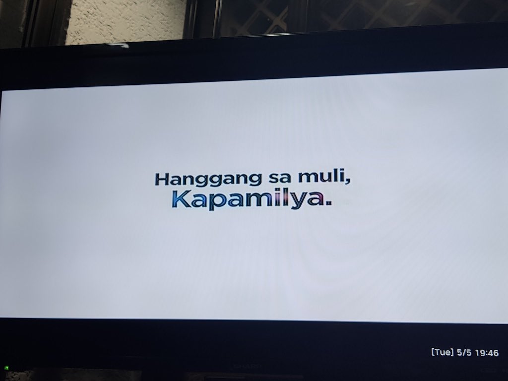 carldicksss's tweet photo. The lives of the Filipino Family will never be the same again. 💔 THIS IS JUST SO HEART-BREAKING. #NoToABSCBNShutDown #YesToPressFreedom #ForeverKapamilya https://t.co/KOPmTvh2sv