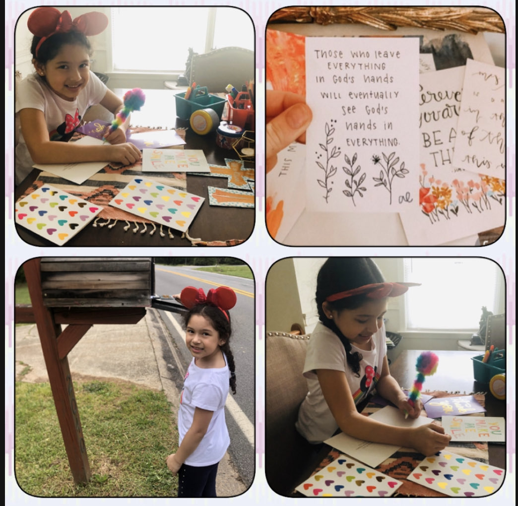 CarmelColts's tweet image. This family decided to share a message of hope in difficult times, with their neighbors. What a super act of kindness. #CarmeLife #CCSDFam