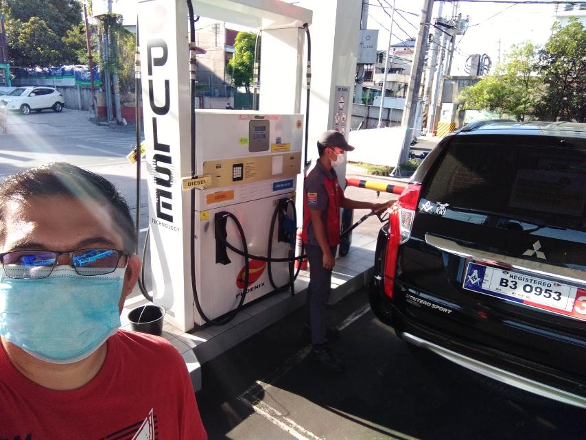 phoenixfuels's tweet photo. #PhoenixFuelsHope for our medical frontliners โค๏ธ Thanks to our Grab Bayanihan drivers, food and medical supplies are regularly delivered to various hospitals in Metro Manila. ๐#SasamahanKaNgPhoenix https://t.co/CvZhECmH2u