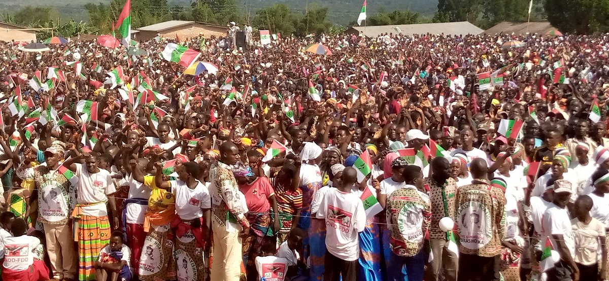 Bangeli9's tweet photo. #Burundi Toujours à @KarusiProvince , les Bagumyabanga de la commune #Buhiga attendent impatiemment le candidat du @CnddFdd @GeneralNeva qui va bientôt y passer, de retour depuis la commune #Nyabikere
#ToraNeva
#ToraNum1 https://t.co/RwzUjDVZ51