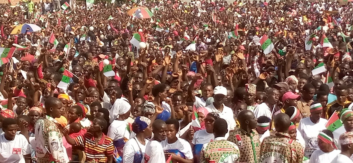 Bangeli9's tweet photo. #Burundi Toujours à @KarusiProvince , les Bagumyabanga de la commune #Buhiga attendent impatiemment le candidat du @CnddFdd @GeneralNeva qui va bientôt y passer, de retour depuis la commune #Nyabikere
#ToraNeva
#ToraNum1 https://t.co/RwzUjDVZ51