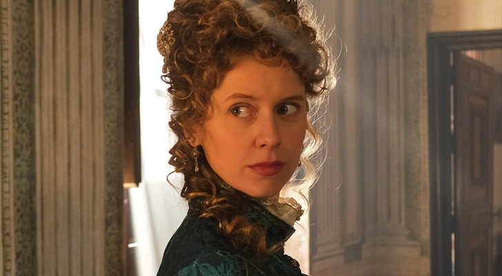 FormulaTV's tweet photo. La patrulla tendrá incorporaciones y es que llega @manuela_velles en el papel de Carolina, una joven que huye en el tiempo del maltrato de su marido #MdT4Estreno 👉 https://t.co/SipQbHtVNY https://t.co/eKeAfFpBnM