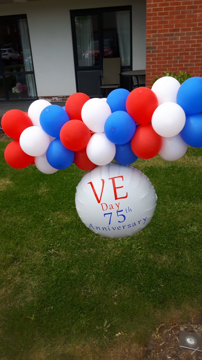GarryReed13's tweet photo. Bourke gardens is getting ready for the VE day party at 4pm today everyone is looking forward to the picnic boxes and the entertainment @forviva_group @ForHousing @Dawnpspeed @Torbrad31 @Carlyforhousing https://t.co/eooJZstlIF