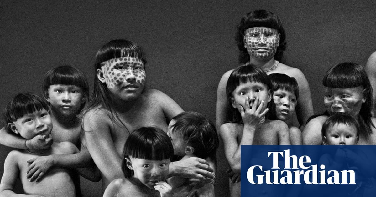 PhotoNewsPro's tweet image. ‘We are on the eve of a #genocide’: Brazil urged to #saveAmazon tribes from #COVID19 - Open letter by photojournalist Sebastião Salgado and global figures warns disease could decimate #indigenous peoples
buff.ly/3fgkj8k