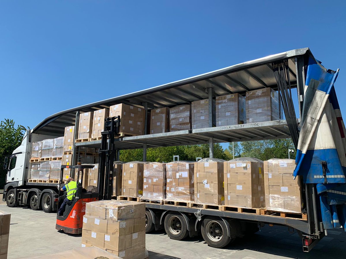 spartanltdw3's tweet photo. Another 50 pallets now from basildon to greenford.  So we take 200 pallets there and now bring back...  yo yo springs to mind 😄😄.  Nice day to do it though.  #oldcustomerback #partnerships #logistics #theretohelp https://t.co/txGBQ46xoF
