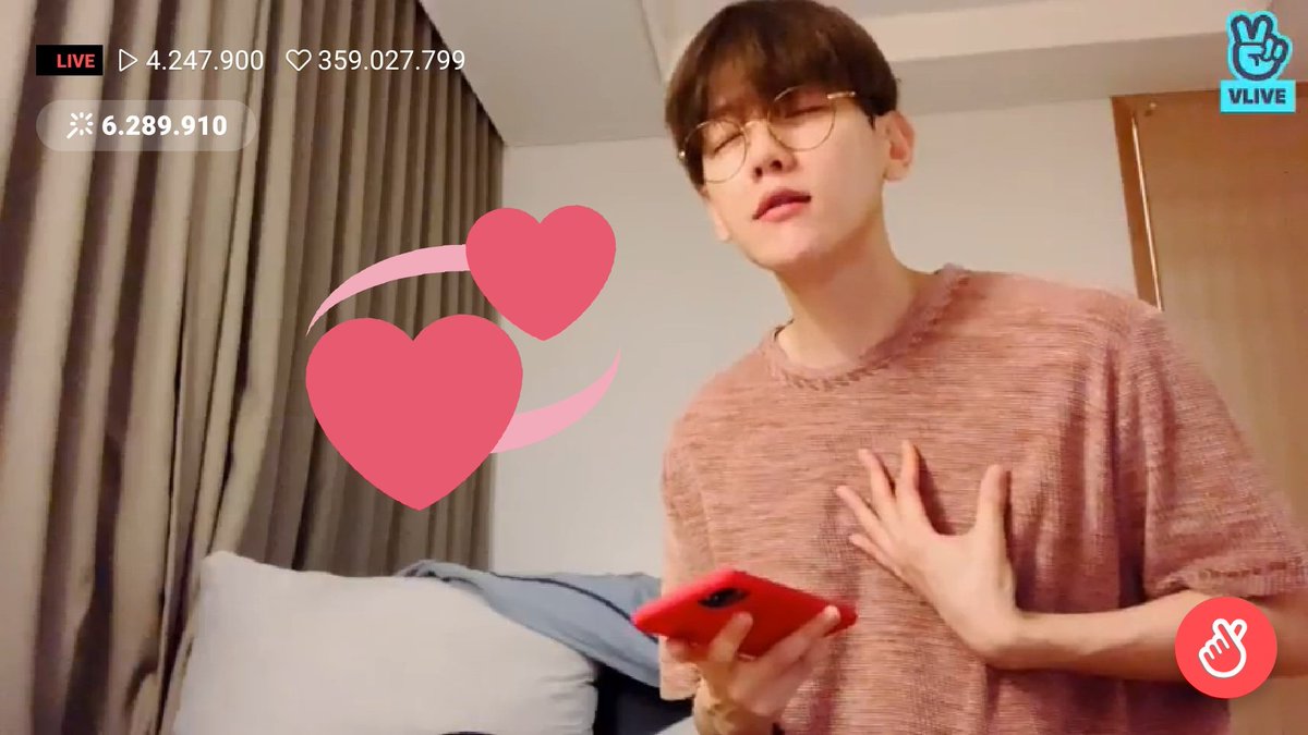 MyUniverse1485's tweet photo. Esta noche valió mucho la pena no haber dormido, ver el EXplOration en HD en el #EXPLOCON8D y luego el live de #BaekHyun donde canto muchas de sus canciones terminando con Beautiful no tiene precio, fue lo mejor de lo mejor!!! 💖
#EXO  #엑소
@weareoneEXO @B_hundred_Hyun https://t.co/jn00I9XwaF