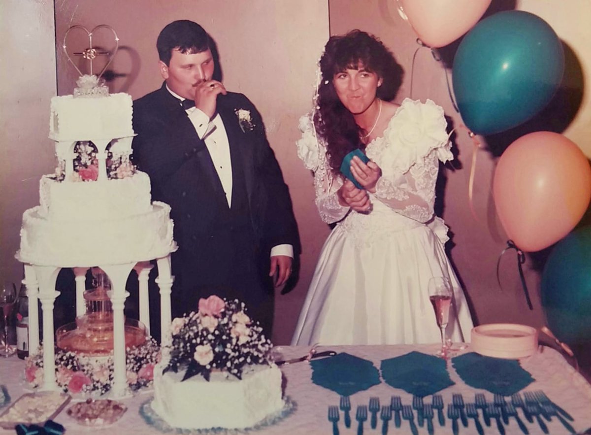 jayneanastasia's tweet photo. Let them eat cake... and they did ๐ Thanks babe, for not smashing it in my face ๐ 30 years... looks like we made it! โค #weddinganniversary #weddingcake #mayfifth #cincodemayo https://t.co/qrmgftXOyW