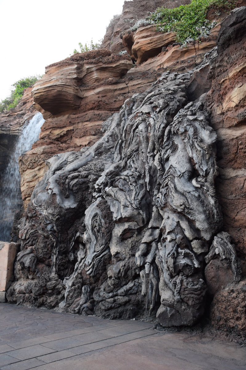 Mari ネタバレします マツコの知らない世界放送前にたまたま同じテーマで研究をしてて1人でパホイホイ溶岩なり地層なり柱状節理なりの写真を撮りに行ったのも良い思い出でございます T Co W7i30ar4e2 Twitter