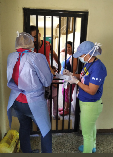 ivssoficial's tweet photo. #5May | Cumpliendo políticas de protección social, el personal medico asistencial de la @CaricuaoIvss , se despliega diariamente por las comunidades realizando despistaje de COVID-19, garantizando la salud y bienestar del pueblo.#EscudoBolivarianoAntiimperialista @NicolasMaduro https://t.co/7BZ2AkvIVe
