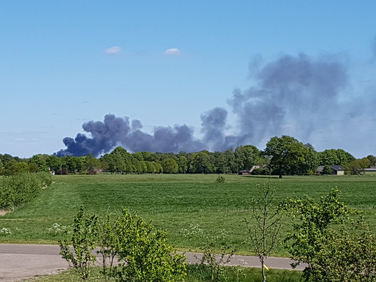Grote brand in #Vroomshoop <a href="/deltafm/">Delta FM</a> <a href="/rtvoost/">RTV Oost</a> <a href="/Ennodeboer/">Enno de Boer</a>