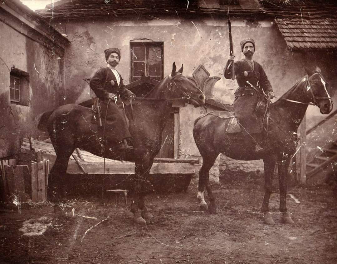 Sausruqo's tweet photo. Descriptuon: An old photograph of #Ossetian horsemen.
#Iron
#Digor
#Kudar
#Dval
#Ossetians
#Alan
#Alans
#Alanic
#Iranic
#Ossetic
#Alania
#Ossetia
#SouthOssetia
#Caucasus
#NorthCaucasus
#SouthCaucasus
#Caucasia
#Kavkaz
#CaspianSea
#BlackSea https://t.co/OztXSLWdbs