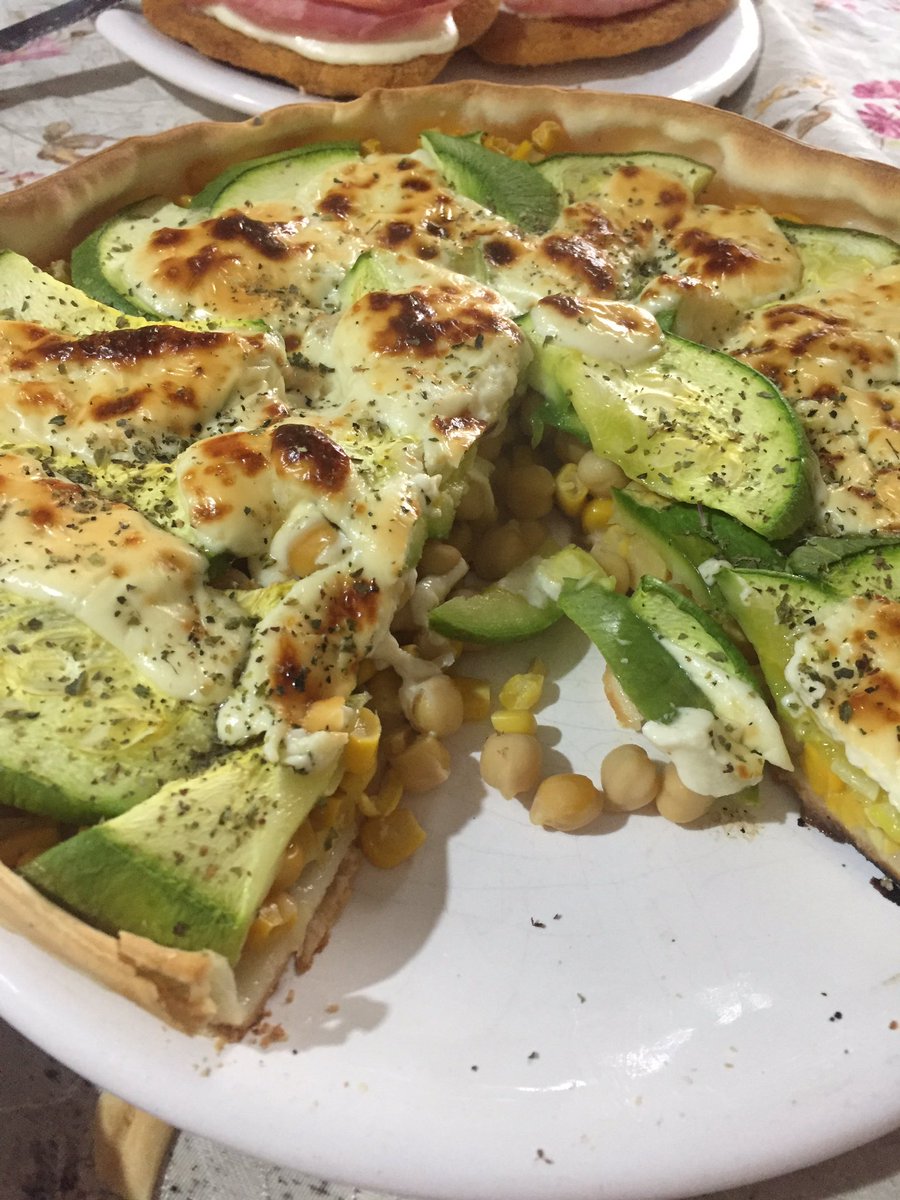 khiaMaschio's tweet photo. Hoy tarta de lo que me gusta #saludable #vegan #veganfood queso vegano 🌱 https://t.co/i1Ov9pJ5WK