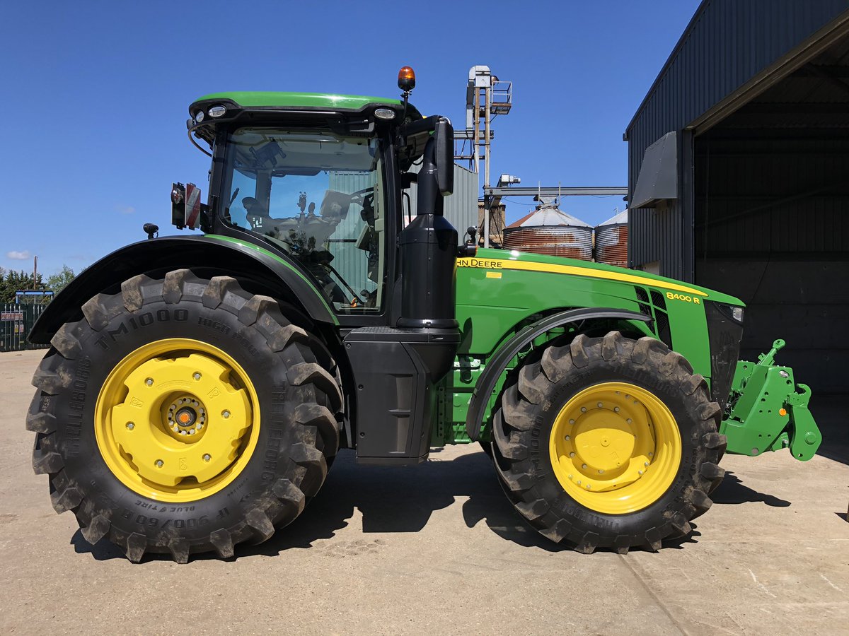 downcourt_farm's tweet photo. Farewell to our @JohnDeere 6930, 13 years and 10,031 hours young itโs put up with a plenty of use and abuse from operators in its time! ๐ Still have a soft spot for fresh green and yellow paint ๐ #8400R https://t.co/C7C2cLkuSx