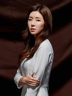 Yoon_Ma_ri's tweet photo. Mga kapamilya... On behalf of all my co-RP's, thank you so much for watching &amp; supporting #LoveInSadness, we really have a great time. God bless you all <3

This is us Mari Yoon... now SIGNING OFF...

#NoToABSCBNShutDown #IStandWithABSCBN
#DefendPressFreedom https://t.co/rng5bFmXcn