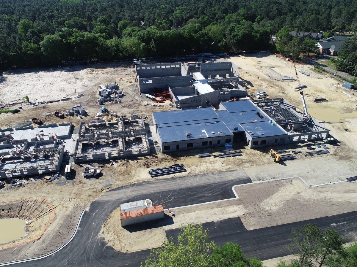 WillHerring16's tweet photo. The new Pinehurst Elementary is coming up! Amazing progress. @MooreSchools @ashlee_ciccone 
https://t.co/bhnEB2kM3c https://t.co/7nj3OboXV4