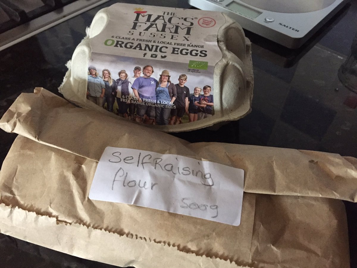DebbieWtravels's tweet photo. Much excitement at finally getting some self-raising flour, thanks to the pop-up shop at the White Horse Inn in Ditchling #ditchling #pubsinlockdown #westsussex #southdowns https://t.co/PvZQEwolkF