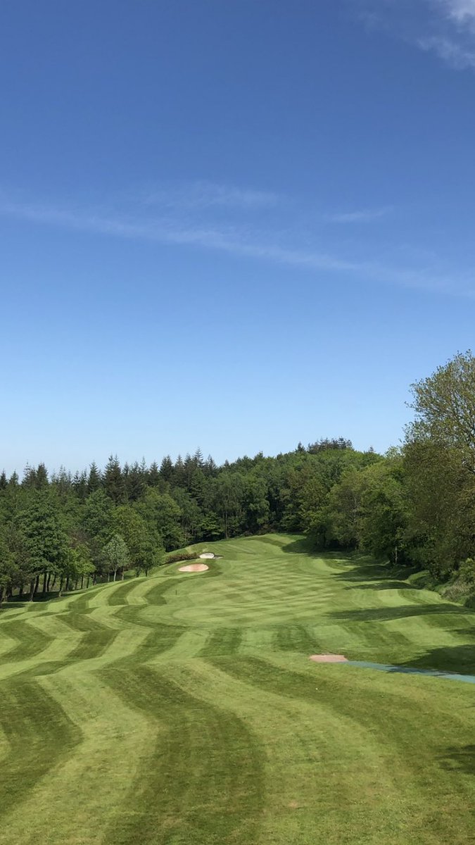 johnnybach175's tweet photo. Still only essential maintenance here @LongAshtonGolf I tip my hat to @jncb1966 @B_comma_Matt generally the course is excellent, mentally tough gig atm and still so much to do #greenkeeping https://t.co/KEDXwCRnAs
