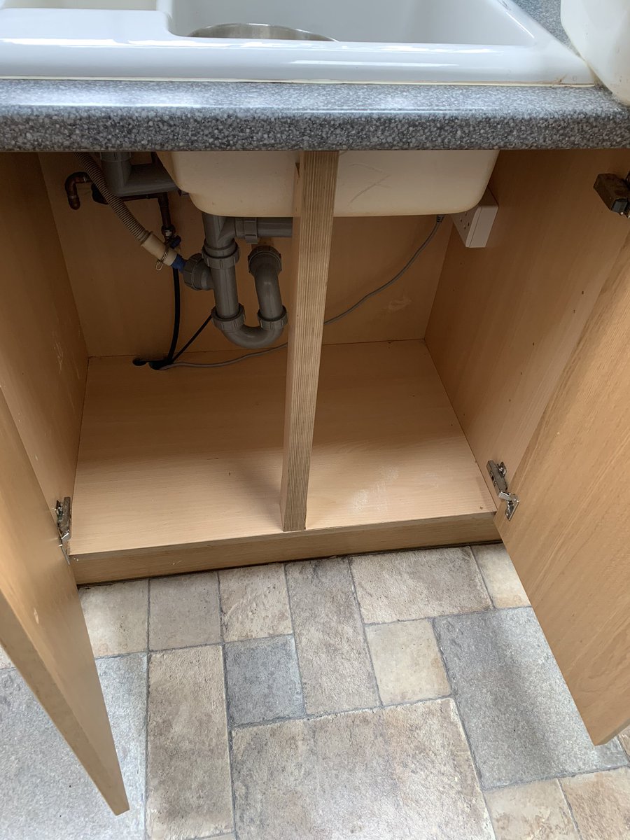 squeasy_louise's tweet photo. I have a mountain of website work to do today ..... so far I’ve cleaned up my husbands PC - who knew you could have 3 versions of excel installed? & I have started on a kitchen cupboard 😩🙈 #needfocus https://t.co/QyY88EMYEZ