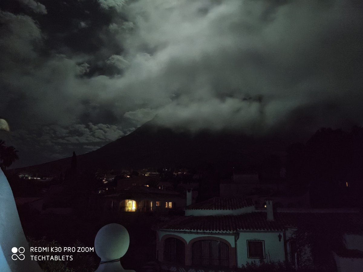 TechTabletscom's tweet image. Low light night mode on stock camera app. Samsung Galaxy S10+ Vs K30 Pro Vs Realme X50 Pro. Which one do you think is best? #SamsungGalaxyS10Plus #RedmiK30Pro #realmex50pro